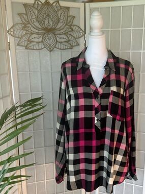 🖤💗  Plaid Tunic Top | Size Large | Classic Meets Pop of Color